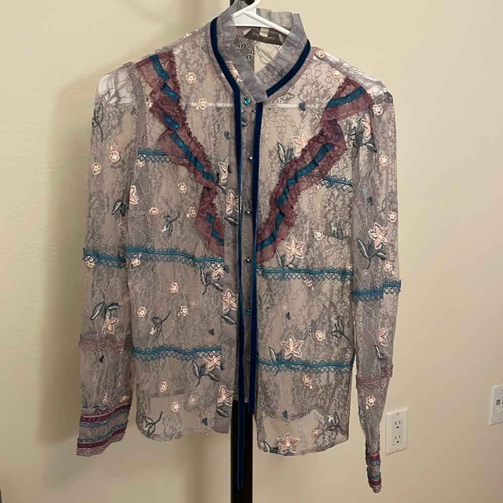 A fancy shirt with long sleeve